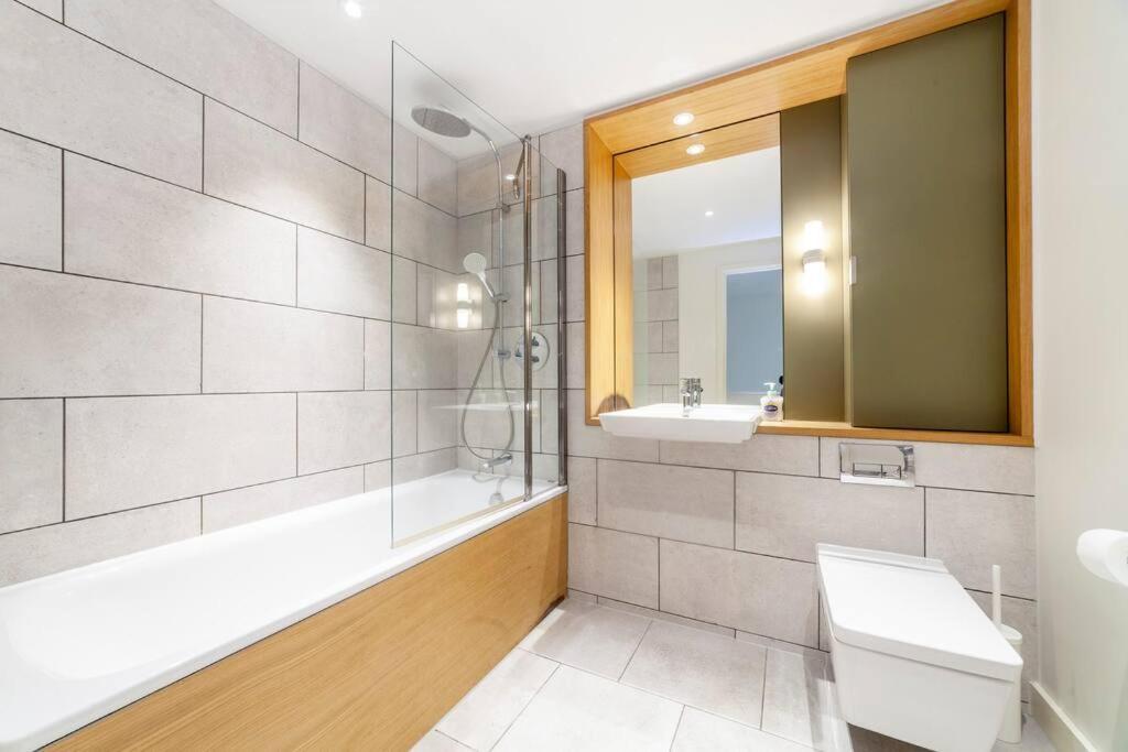 דירות Stunning New 3 Bdr Duplex Wbalcony, East לונדון מראה חיצוני תמונה
